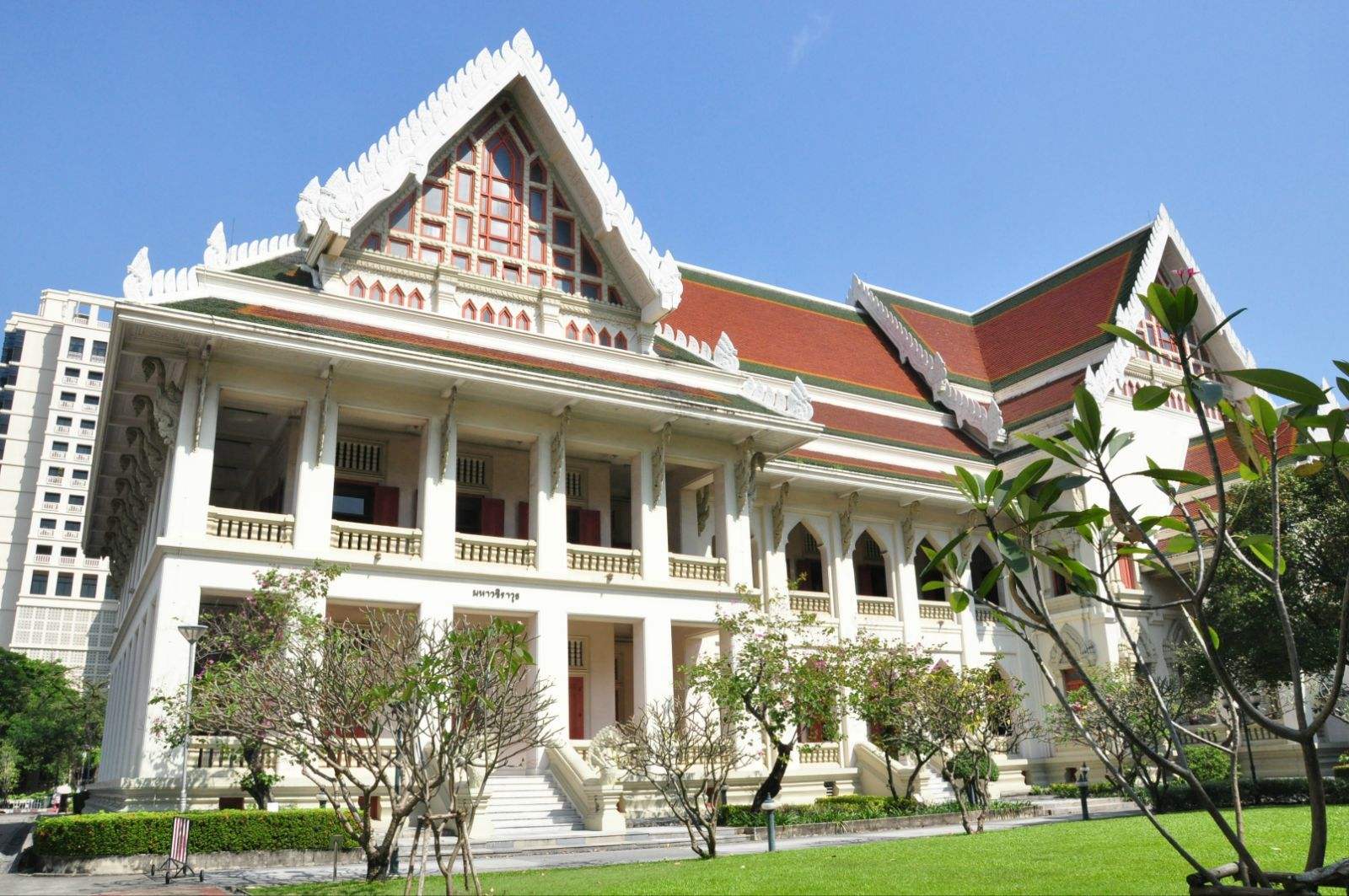 泰国瓦拉亚隆宫皇家大学(VRU)
