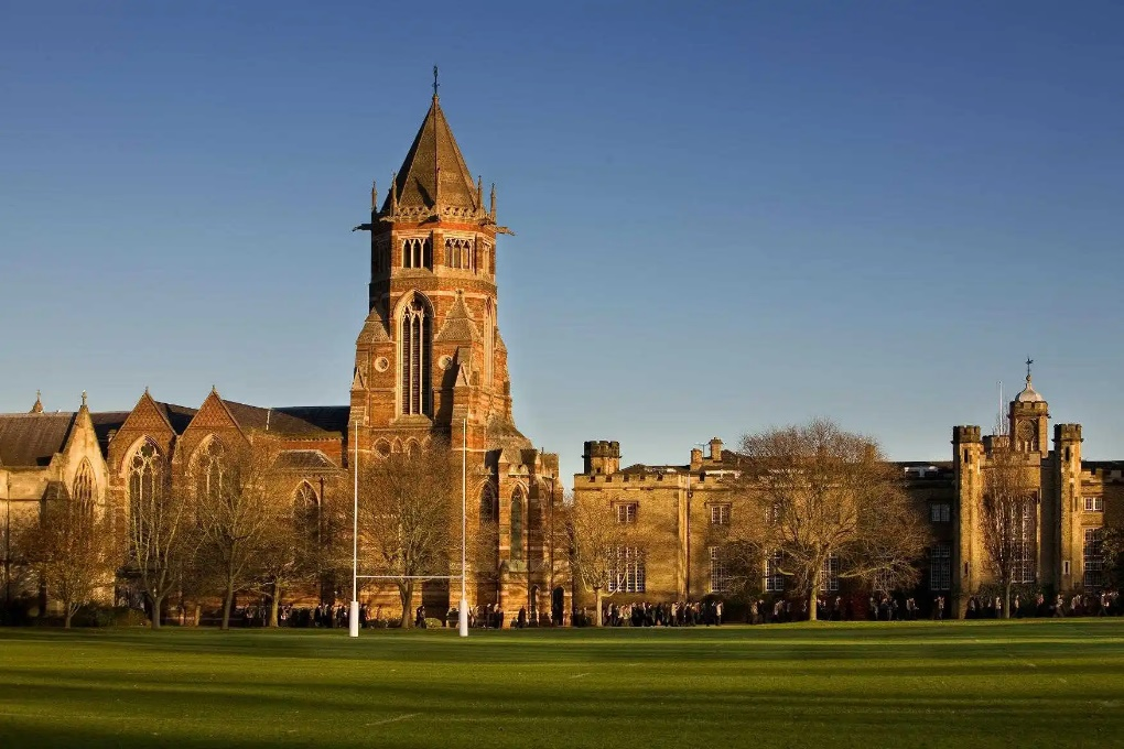 英国格林多大学