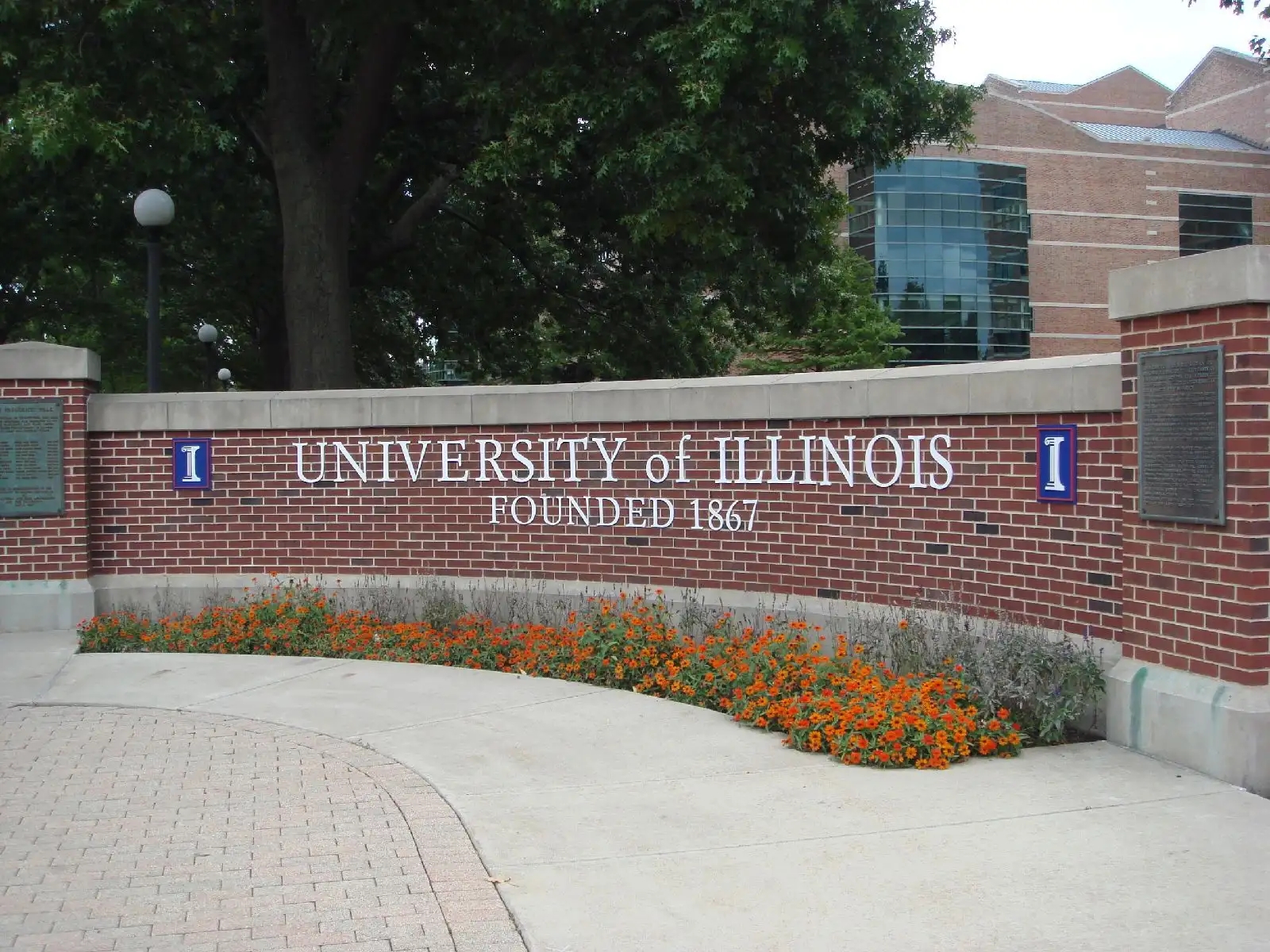 伊利诺伊大学香槟分校（UIUC）